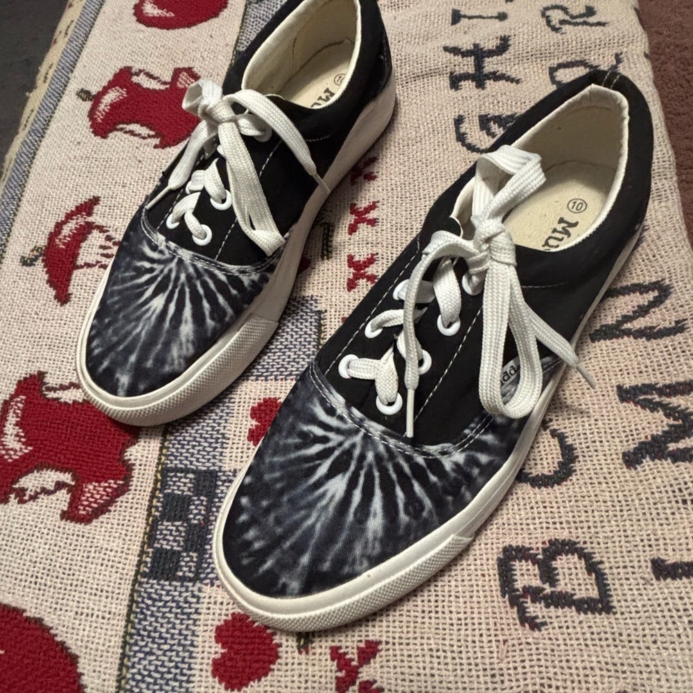 Mudd Kids Black and White Tie-Dye Sneakers
